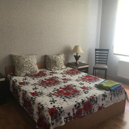Apartment On Mira Avenue Izmajil Kültér fotó